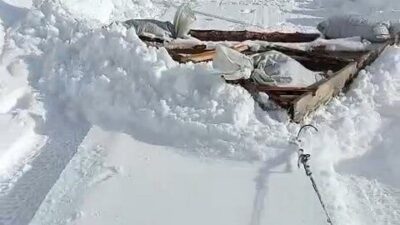 Gümüşhane’nin Torul ilçesine bağlı Cebeli köyünde kar yağışının ardından köylülerin