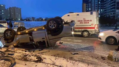 Karaman’da buzlanma nedeniyle kontrolden çıkan kamyonetin refüje çarparak devrilmesi sonucu