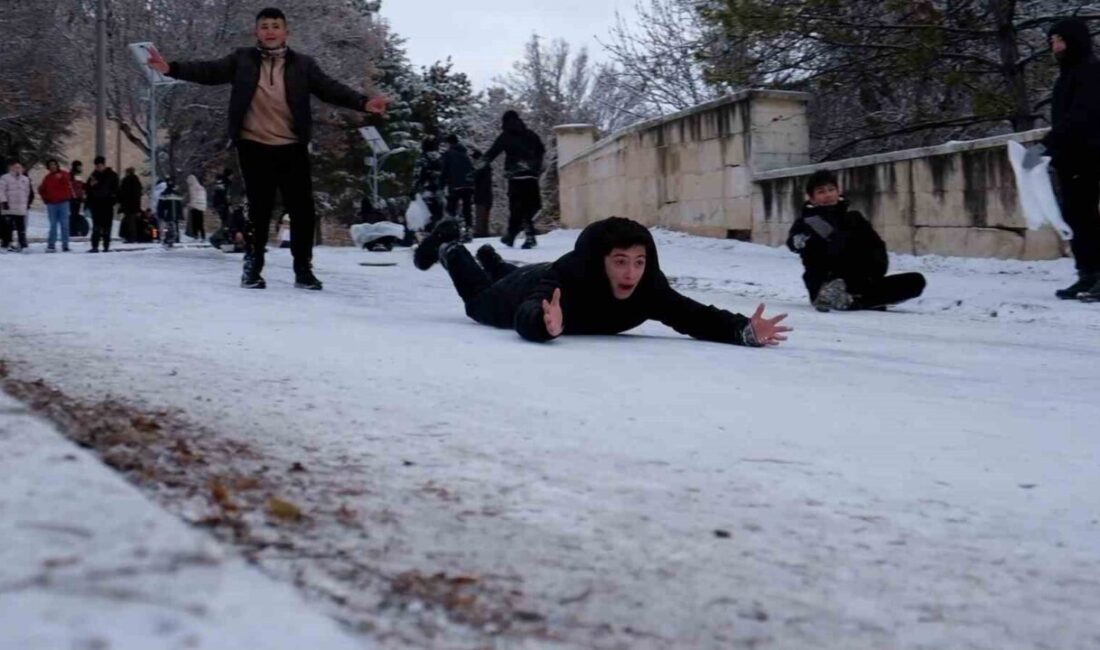 Karaman’da kar yağışı ve soğuk hava nedeniyle okulların tatil edilmesinin