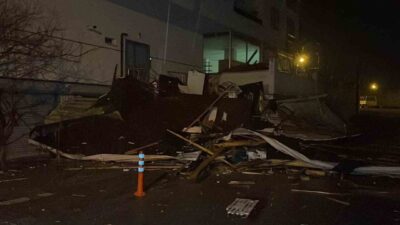 Karaman’da etkili olan fırtına, kent genelinde hayatı olumsuz etkiledi. Akşam