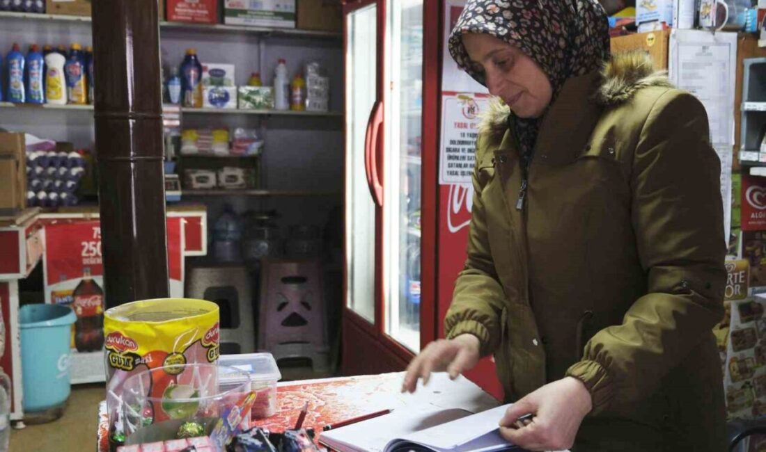 Karaman’da bir hayırsever mahalle bakkalındaki veresiye defterini satın alarak borçları