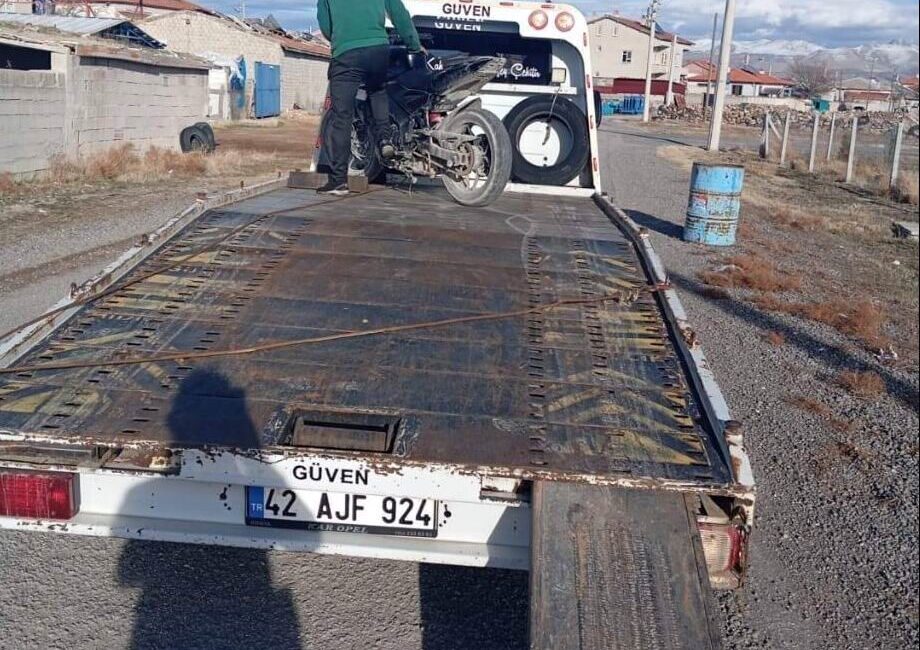Konya’nın Karapınar ilçesinde polis ekipleri ilçe genelinde gerçekleştirdikleri denetimlerde trafik
