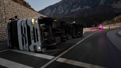Antalya-Konya D-687 Karayolu Demirkapı Tünel girişi, Beydiğin Mahallesi sınırlarında yem