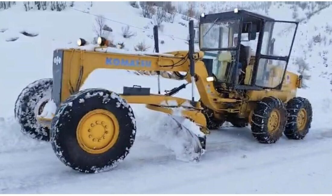 Şırnak’ta kar yağışı etkisini sürdürüyor. İpek yolunda mahsur kalanların imdadına