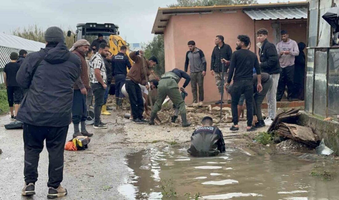 Antalya’nın Aksu ilçesinde kardeşleri ve mahalleden arkadaşlarıyla oynadığı sırada dengesini