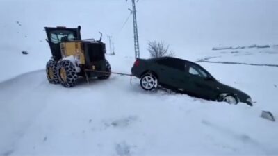 Bingöl genelinde etkisini sürdüren yoğun kar yağışıyla birlikte İl Özel