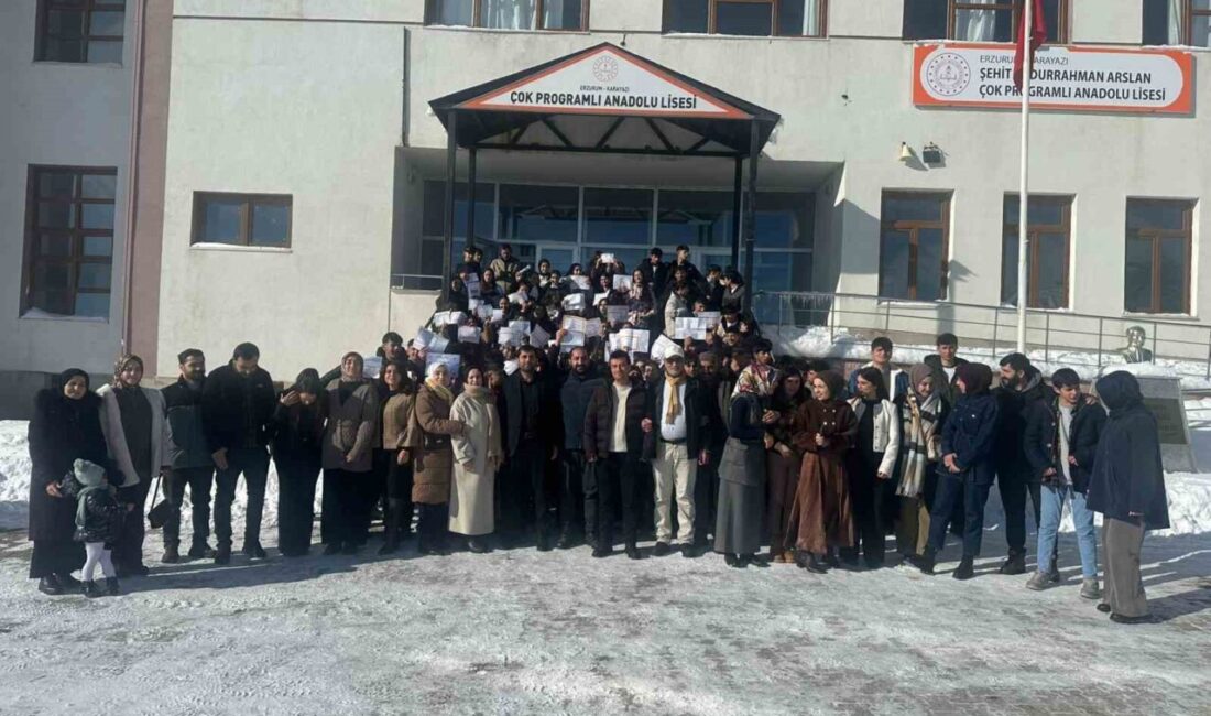 Erzurum’un Karayazı Şehit Abdurahman Arslan Çok Programlı Anadolu Lisesi’nde karne