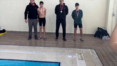 Manisa’da düzenlenen okullar arası yüzme müsabakalarında Sarıgöl Şehit Esin Akay