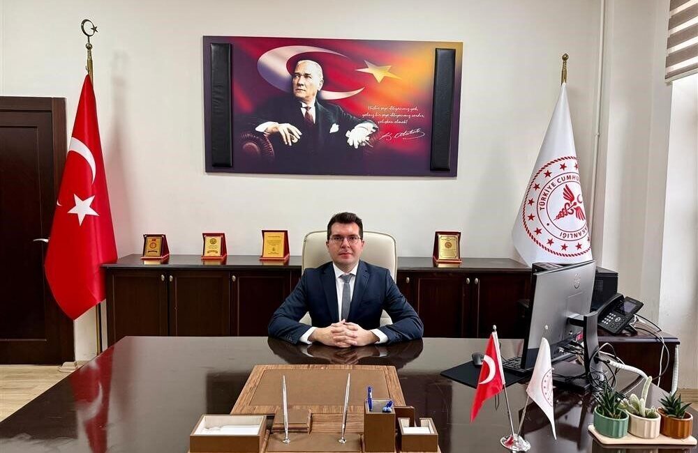 Kars İl Sağlık Müdürü Uzman Dr. Arif Eker, karbonmonoksit zehirlenmelerine