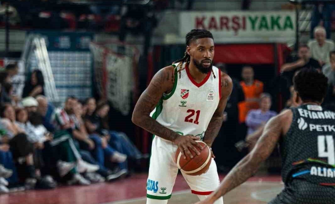 Karşıyaka’nın 28 yaşındaki oyun kurucusu Charles Manning, Aliağa Petkimspor müsabakasında