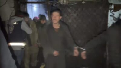 Kars’ta düzensiz göçmenlere yönelik düzenlenen eş zamanlı operasyonlarda metruk bir