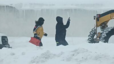 Kars’ta etkili olan şiddetli tipi ve yer yer 2 metreyi