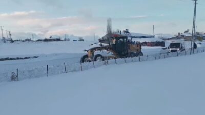 Kars’ta yoğun kar yağışı ve tipi hayatı felç ederken, “kar