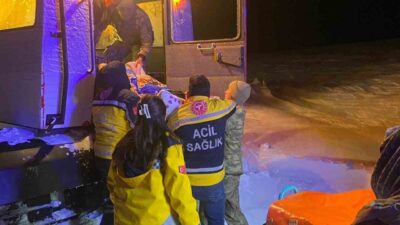 Kars’ta eksi 30 derece soğukta sınırı bekleyen Mehmetçik, köyde mahsur