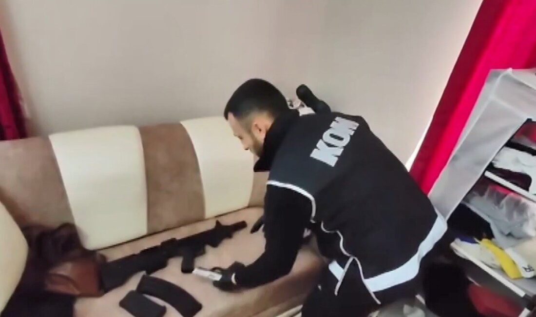 Kars’ta sosyal medya üzerinden silah ticareti yapan 8 kişi gözaltına