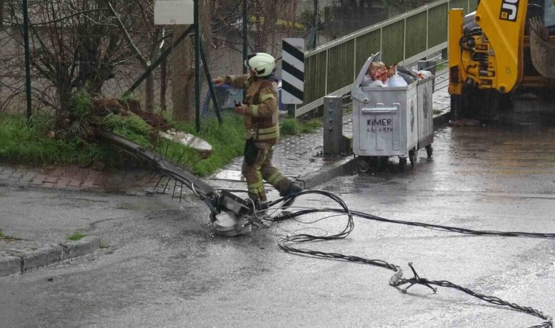 Kartal Yakacık’ta kum boşaltma işlemi sırasında elektrik tellerine takılan hafriyat