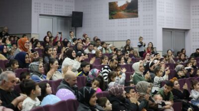 Kartepe Belediyesi tarafından yarıyıl tatili etkinlikleri kapsamında düzenlenen “Karlar Diyarı”