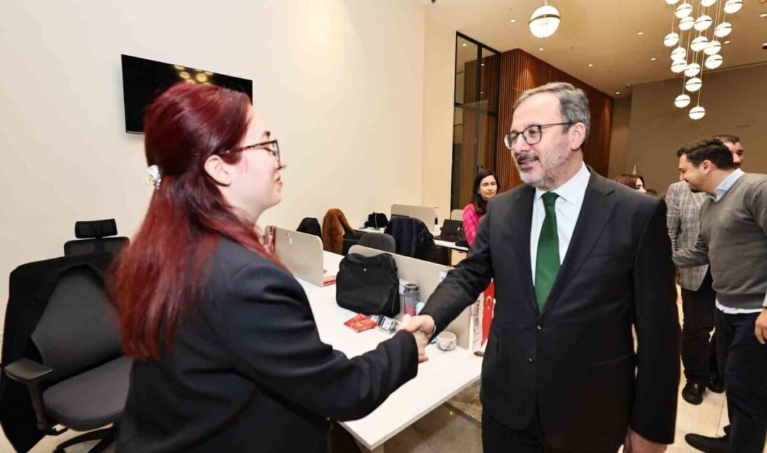 İzmir’de faaliyet gösteren yerel basın kuruluşlarıyla bir araya gelen Önceki