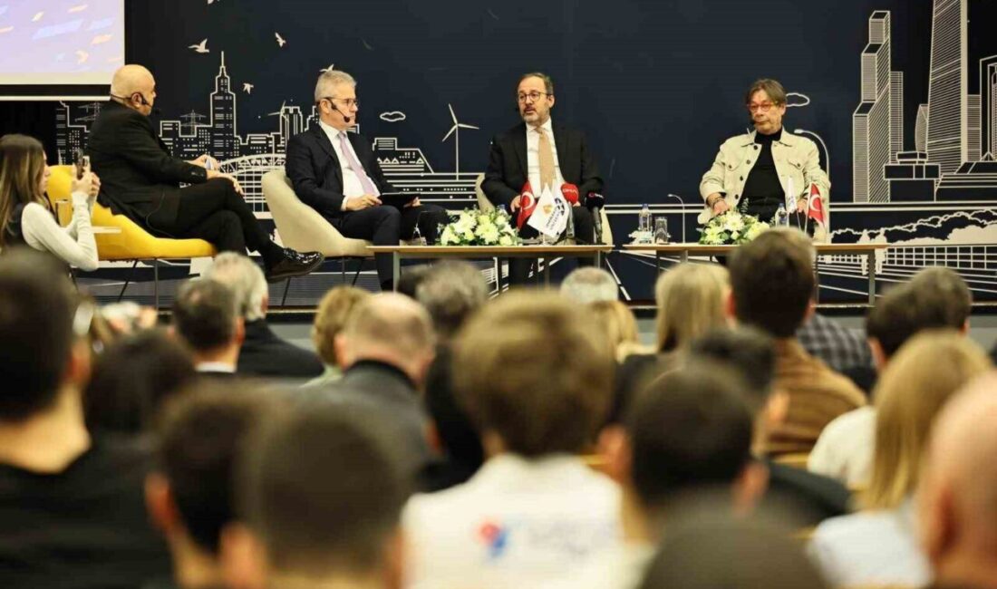 Önceki dönem Gençlik ve Spor Bakanı, AK Parti İzmir Milletvekili