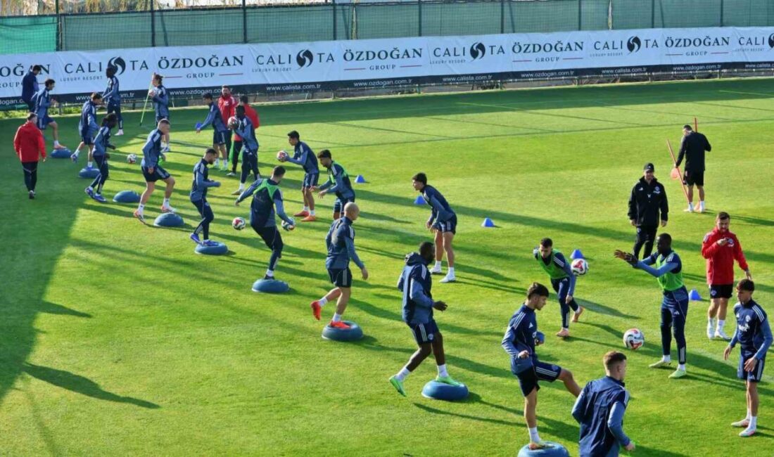 Devre arası çalışmalarını Antalya’da sürdüren Kasımpaşa, hazırlıklarına devam etti. Teknik
