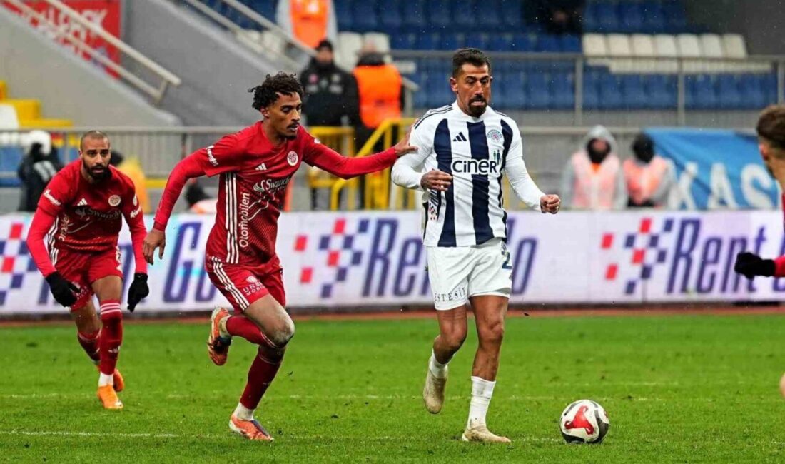 Kasımpaşa’nın yeni transferleri İrfan Can Kahveci, Kerem Demirbay ve Cenk