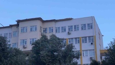 Antalya’nın Kaş ilçesinde dün gece etkili olan şiddetli rüzgar nedeniyle