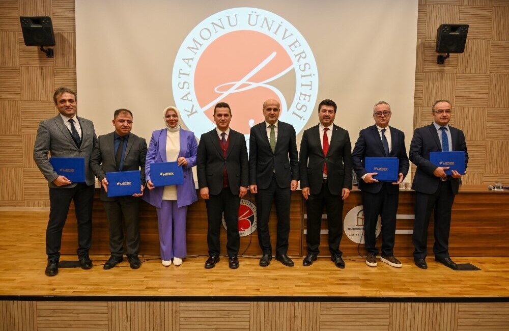 Kastamonu Üniversitesi’nde düzenlenen programda, Tosya, Taşköprü, Cide Rıfat Ilgaz ve