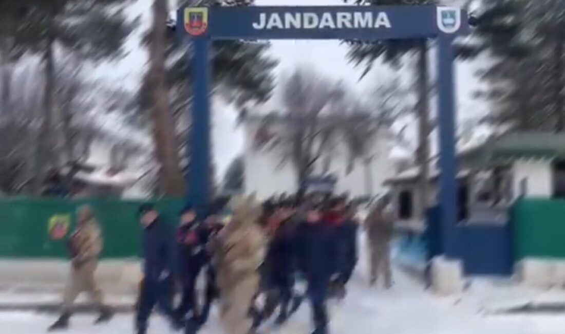 Kastamonu’nun Devrekani ilçesinde 9 farklı adrese gerçekleştirilen eş zamanlı uyuşturucu