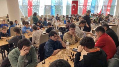 Kastamonu’da 10 Ocak Çalışan Gazeteciler Günü dolayısıyla düzenlenen satranç turnuvasında