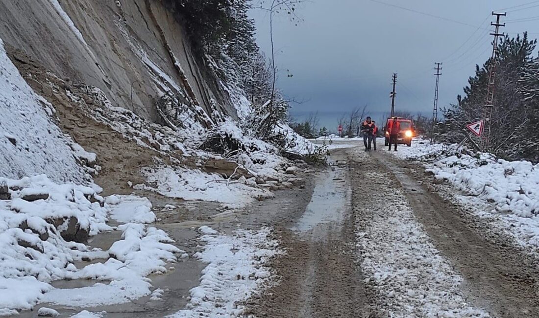Kastamonu’da iki ayrı noktada heyelan meydana geldi. Kastamonu’da İnebolu-Abana ve