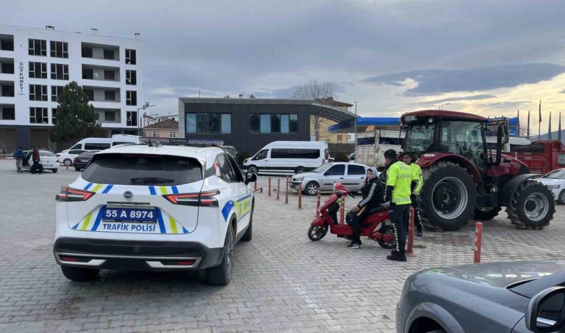 Samsun’un Kavak İlçe Emniyet Müdürlüğü’ne bağlı trafik ekipleri, ilçe genelinde