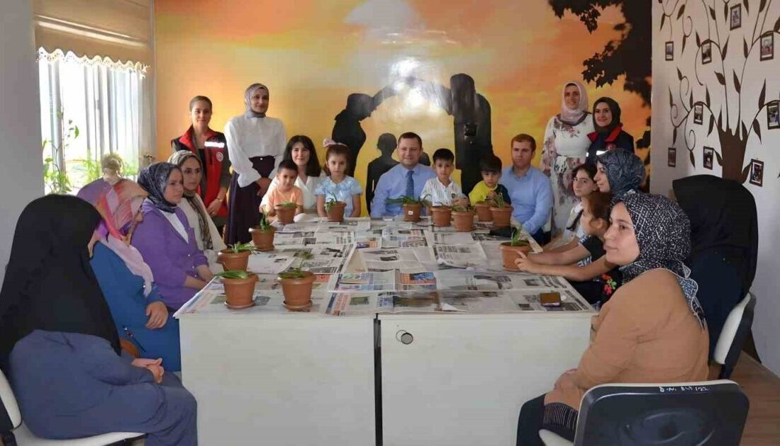 Bitlis’in Tatvan Kaymakamı Yiğit Yaşar Demirer, Tatvan Sosyal Hizmet Merkezi