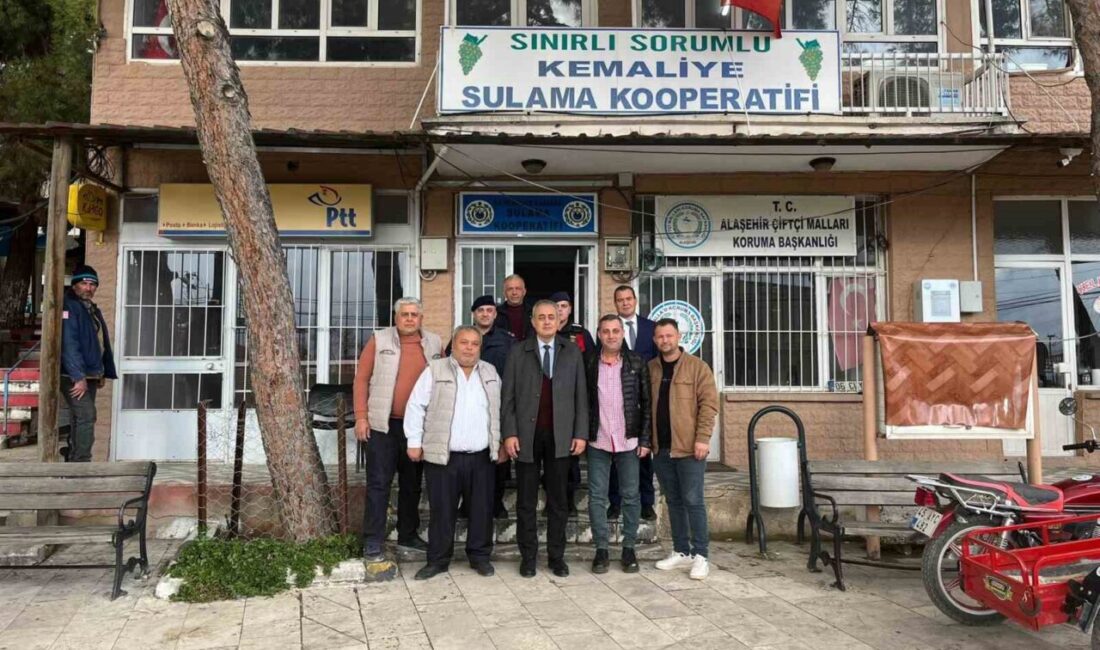 Vatandaşların sorun, talep ve önerilerini yerinde dinleyen Alaşehir Kaymakamı Alper