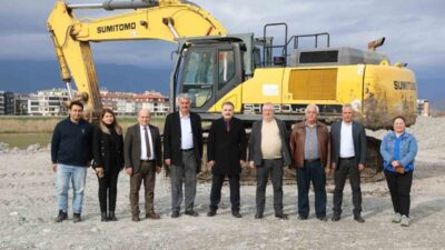 Balıkesir’in Edremit ilçesinde Kaymakam Ahmet Odabaş ve Belediye Başkanı Mehmet