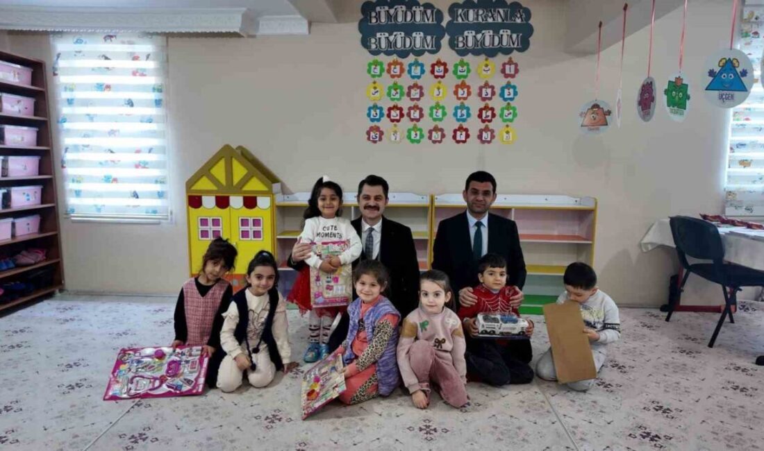 Tuzluca Kaymakamı Abdüllatif Yılmaz, İlçe Müftülüğü bünyesinde eğitim faaliyetlerini sürdüren