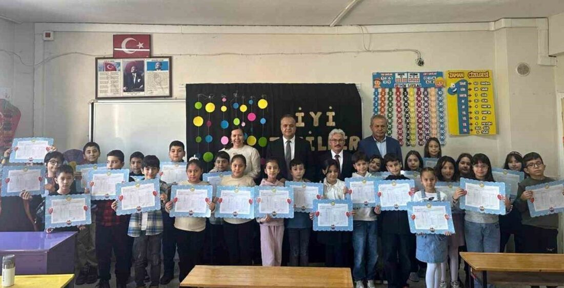 Mersin’in Mut ilçesinde Kaymakam Osman Çelikkol, 2025-2026 öğretim yılı birinci