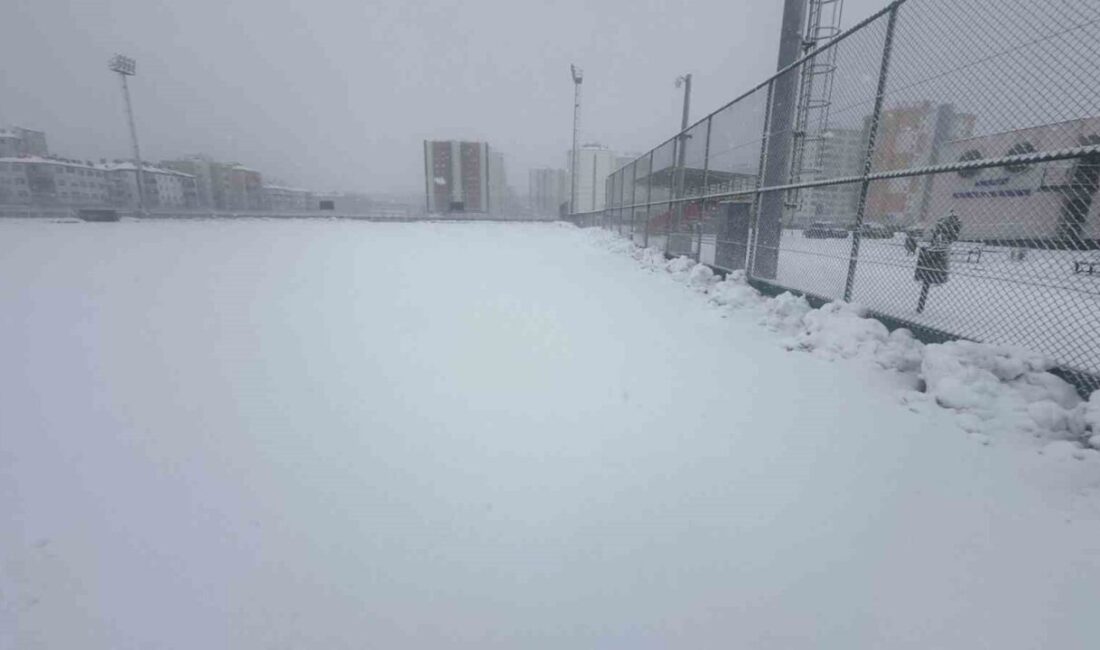 Kayseri’de kar yağışı nedeni ile bugün oynanması gereken U18 Ligi