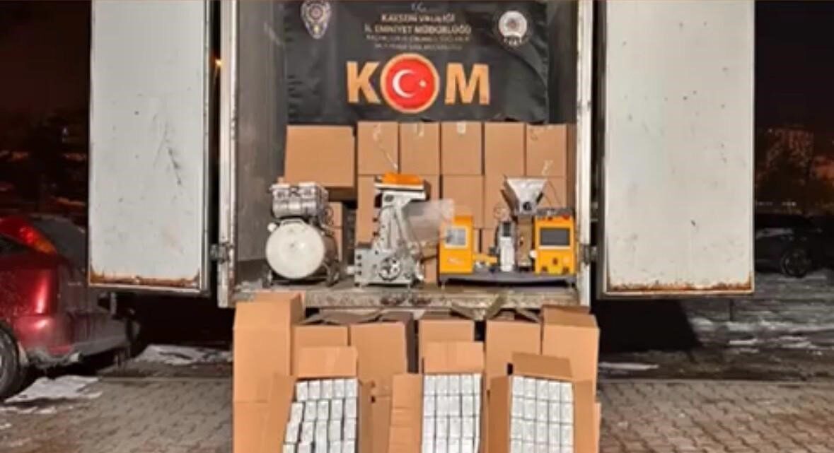 Kayseri’de polis ekipleri tarafından yapılan çalışmalarda, piyasaya kaçan sigara süren