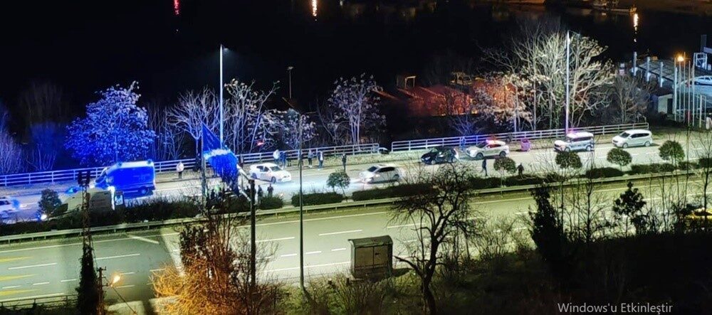 Trabzon’un Beşikdüzü ilçesinde dün gece Karadeniz Sahil Yolu’nda aynı yönden