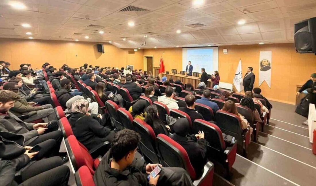 Karabük Üniversitesi’nde (KBÜ) düzenlenen seminerde, kariyer meslekleri ve KPSS sınavlarına