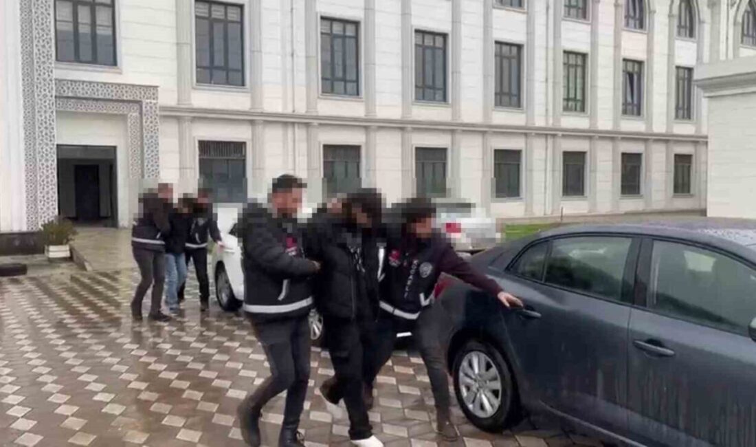 Kocaeli’nin Gebze ilçesinde bir kebapçı dükkanına içeride müşteriler bulunduğu sırada