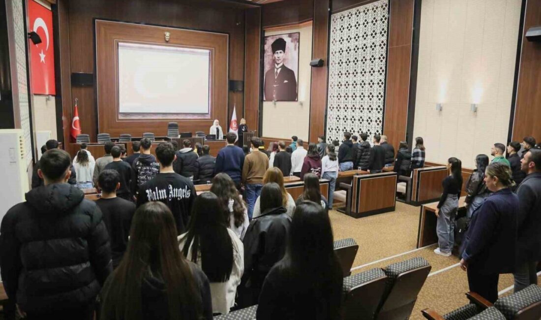 Keçiören Belediyesi, kurum bünyesinde staj yapan öğrencilere hem iş ortamında