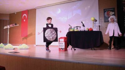 Keçiören Belediyesi tarafından düzenlenen “Bilimin Işığında” adlı tiyatro oyunu ile