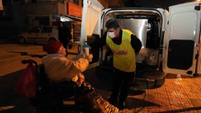 Keçiören Belediyesi, soğuk havaların etkisini artırdığı bu günlerde sabah erken