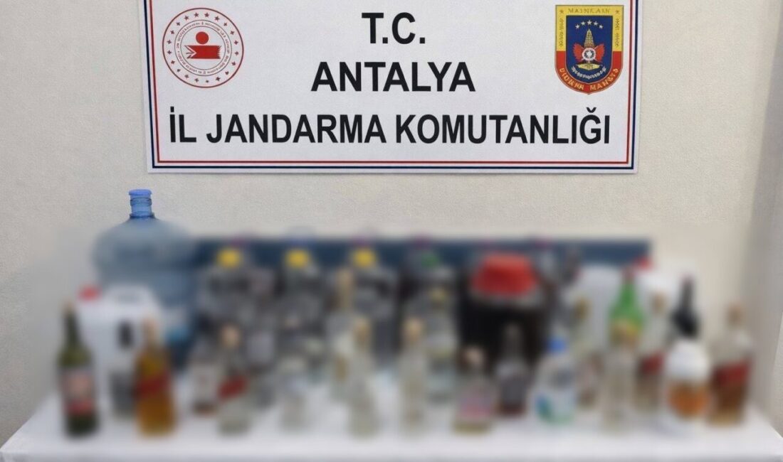 Antalya’nın Kemer ilçesinde düzenlenen kaçak alkol operasyonunda farklı türlerde sahte