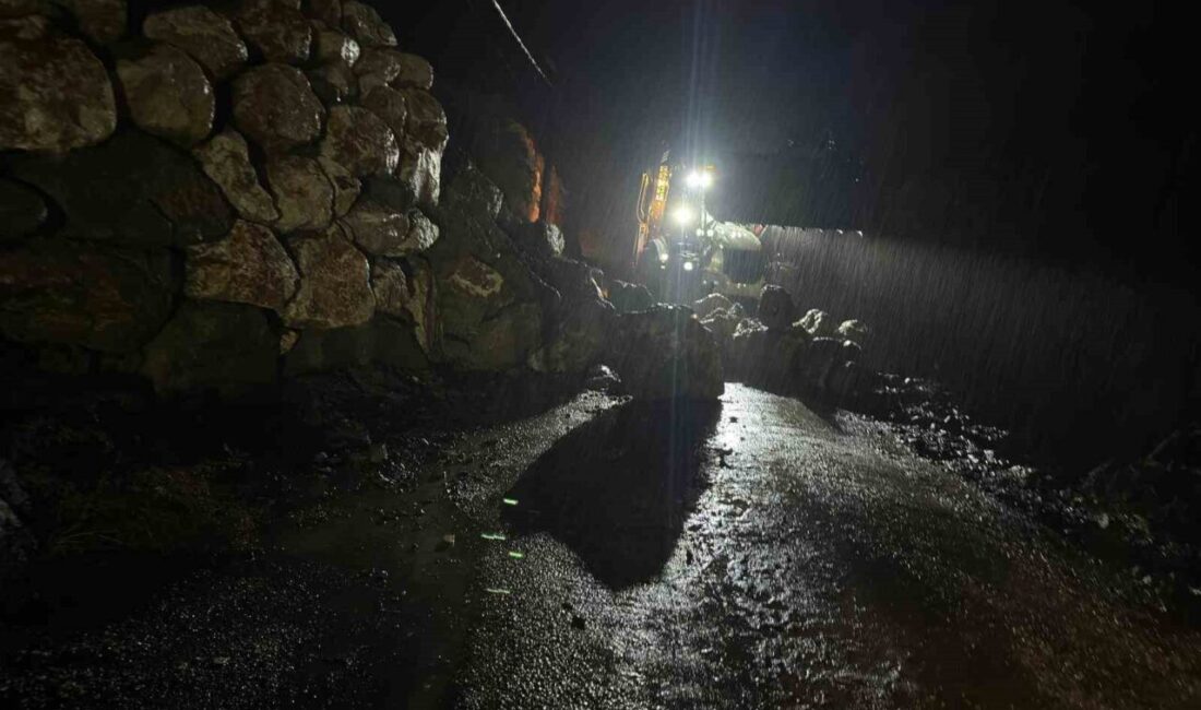 Antalya Kemer’e bağlı Yayla Kuzdere yolunda dün akşam yağmur nedeniyle