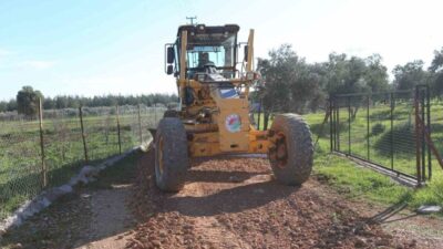 Kepez Belediyesi Fen İşleri Müdürlüğü ekipleri, Kirişçiler Mahallesi’nde planlı kentleşmeyi