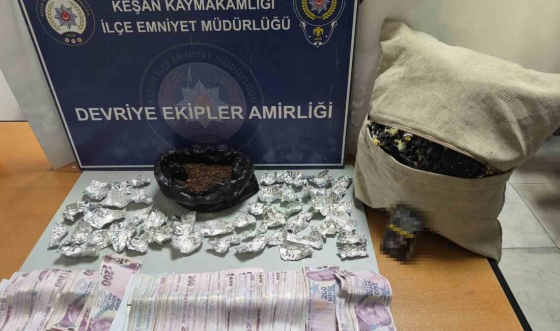 Edirne’nin Keşan ilçesinde, polisin şüphelenerek inceleme yaptığı park halindeki takside,