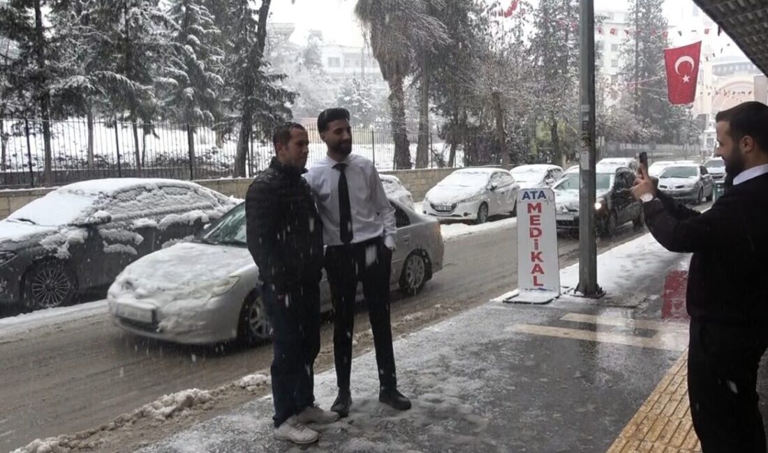 Kilis’te etkili olan kar yağışı, kent genelinde görsel şölen oluştururken