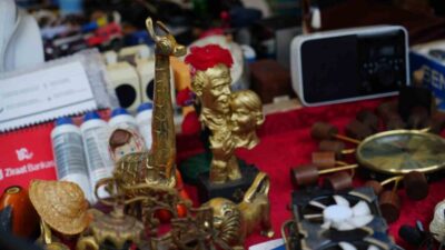 Ankara’nın Ulus semtinde bulunan İtfaiye Meydanı’ndaki “Bit Pazarı” haftada üç